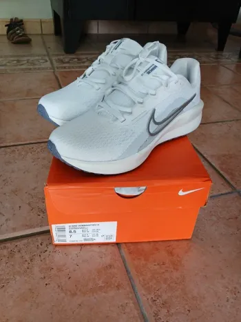 Used Nike Downshifter 13 Running Shoes