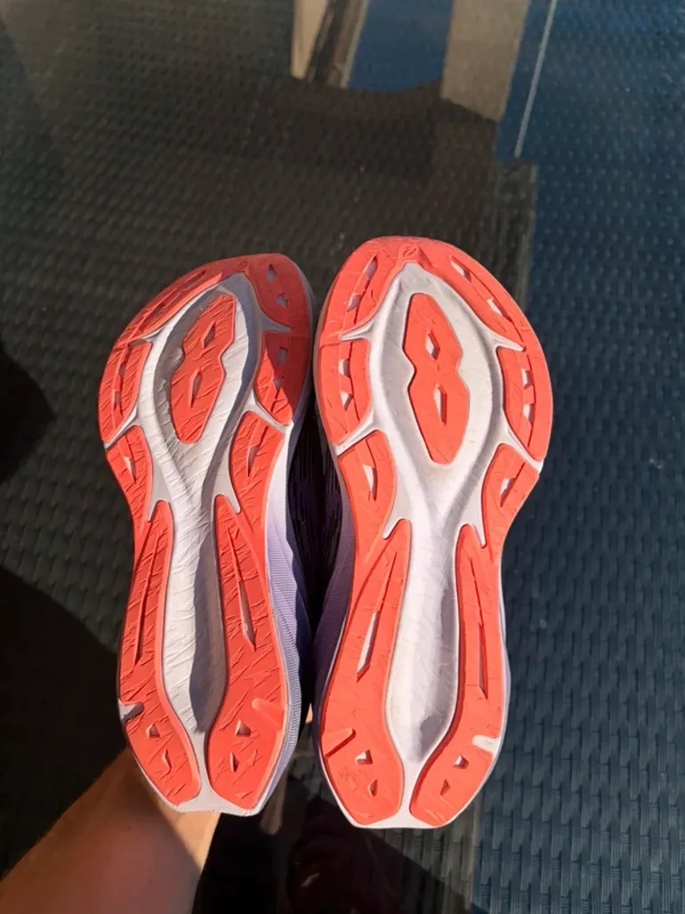 Gebrauchtes Asics Novablast 3 bike — Bild 3 von 8