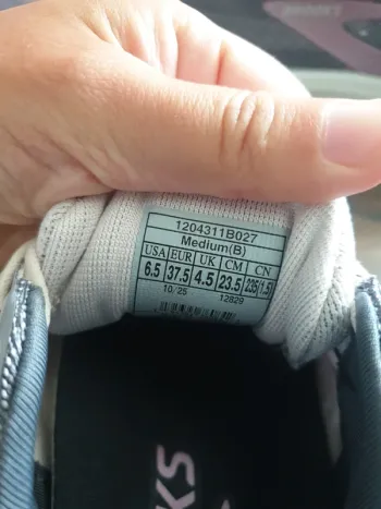 Used Brooks Ghost 17 bike — image 3 of 6