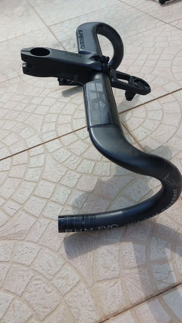 Brugt Deda Superbox EVO Stem and Superzero RS Handlebar 2025 bike — billede 2 af 4