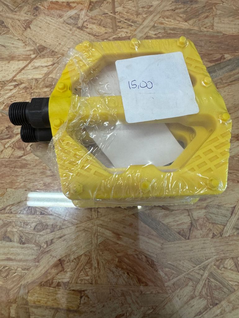 Brugt nessuna Flat Plastica Gialli Pedals bike — billede 2 af 2