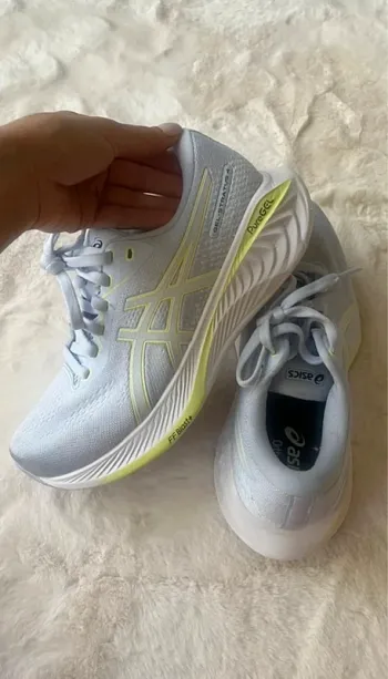 Used Asics Gel Stratus 4 Running Shoes