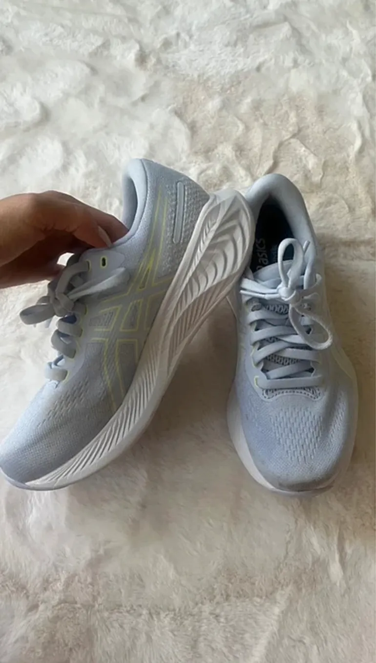 Used Asics Gel Stratus 4 bike — image 8 of 9