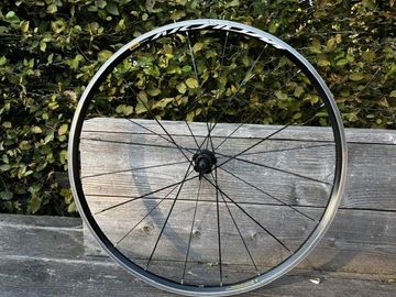 Used Mavic Aksium Wheelset 2017 bike — image 4 of 8