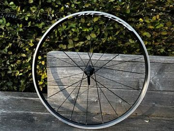 Used Mavic Aksium Wheelset 2017 bike — image 3 of 8