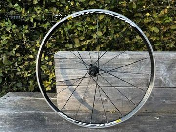 Used Mavic Aksium Wheelset 2017 bike — image 2 of 8