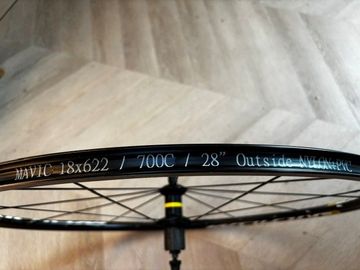 Used Mavic Aksium Wheelset 2017 bike — image 5 of 8
