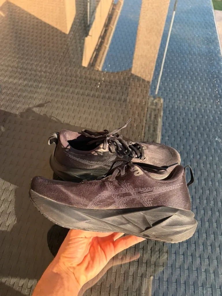 Used Asics Novablast 5 bike — image 2 of 7