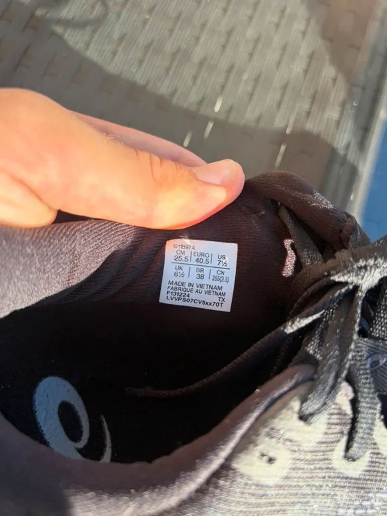 Used Asics Novablast 5 bike — image 6 of 7