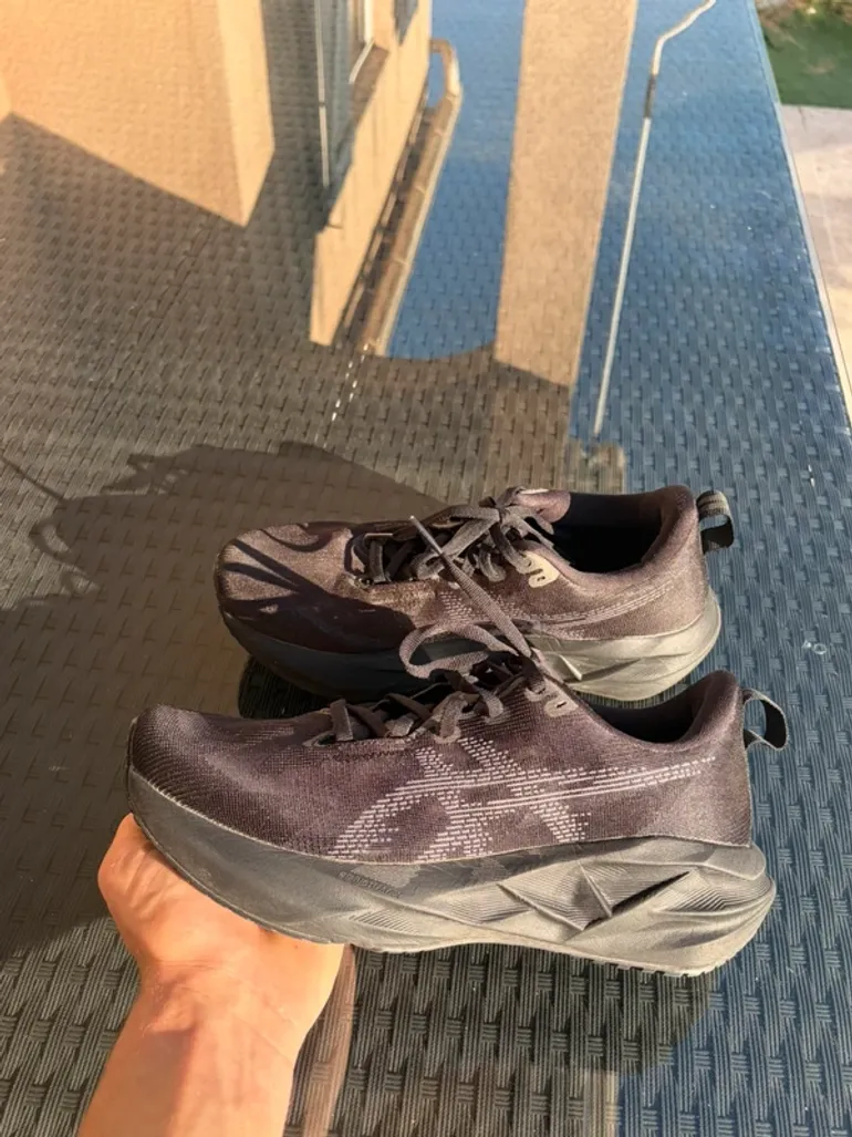 Used Asics Novablast 5 bike — image 7 of 7