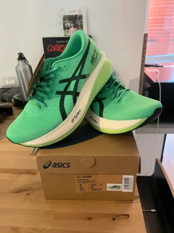 Used Asics Yogiri S4+ Running Shoes