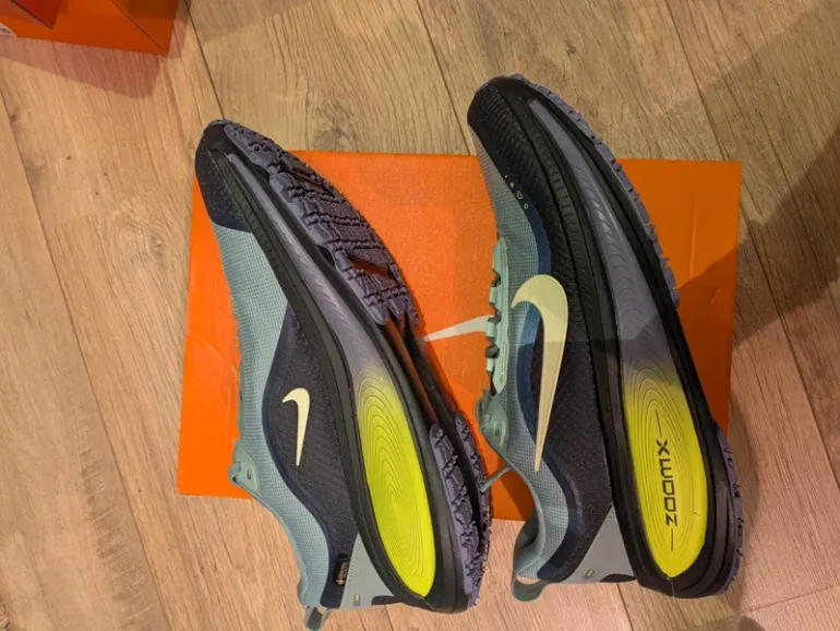 Brugt Nike Vomero 18 GTX bike — billede 2 af 6