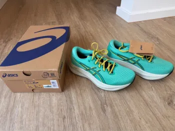 Used Asics Gel Excite 11 Running Shoes