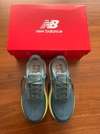 Used New Balance Fresh Foam X More v6 bike — image 3 of 4