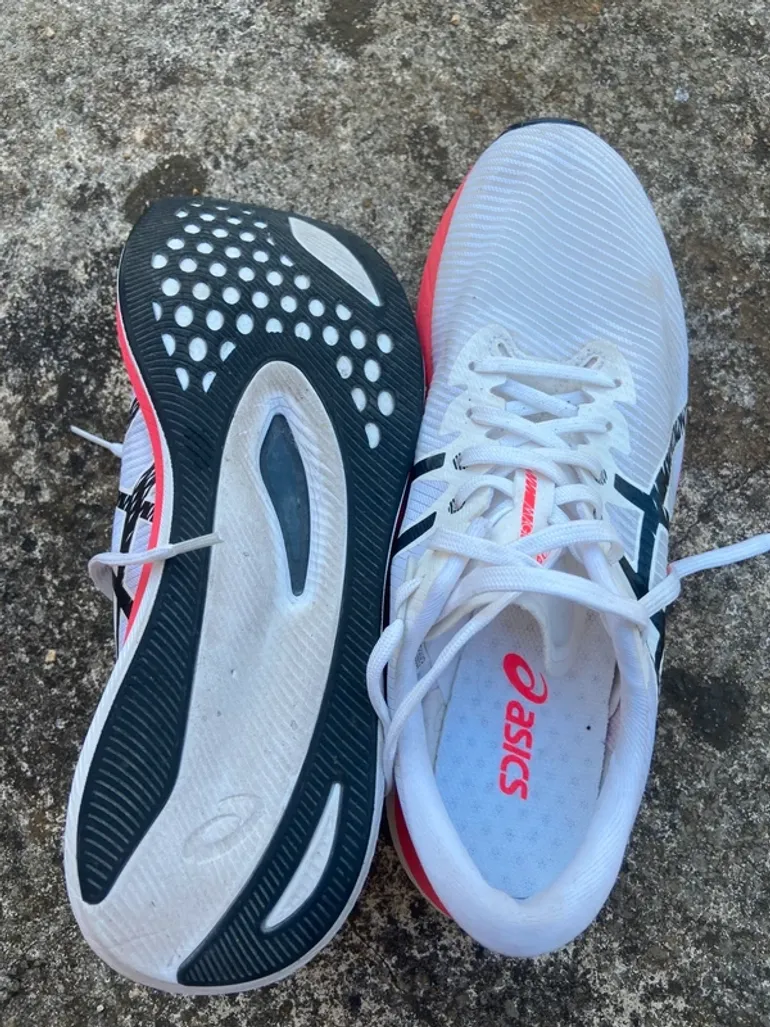 Tweedehands Asics Magic Speed 3 bike — afbeelding 2 van 3