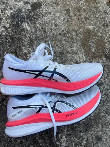 Gebrauchtes Asics Magic Speed 3 Running Shoes