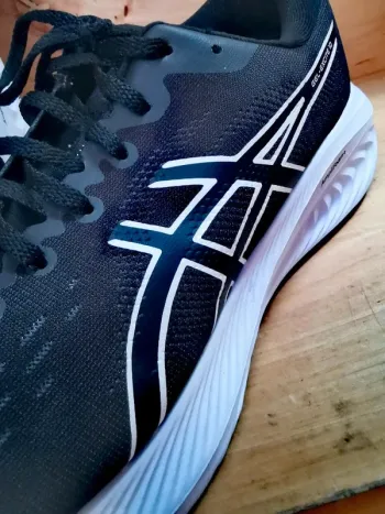 Used Asics Gel-Excite 10 bike — image 4 of 9