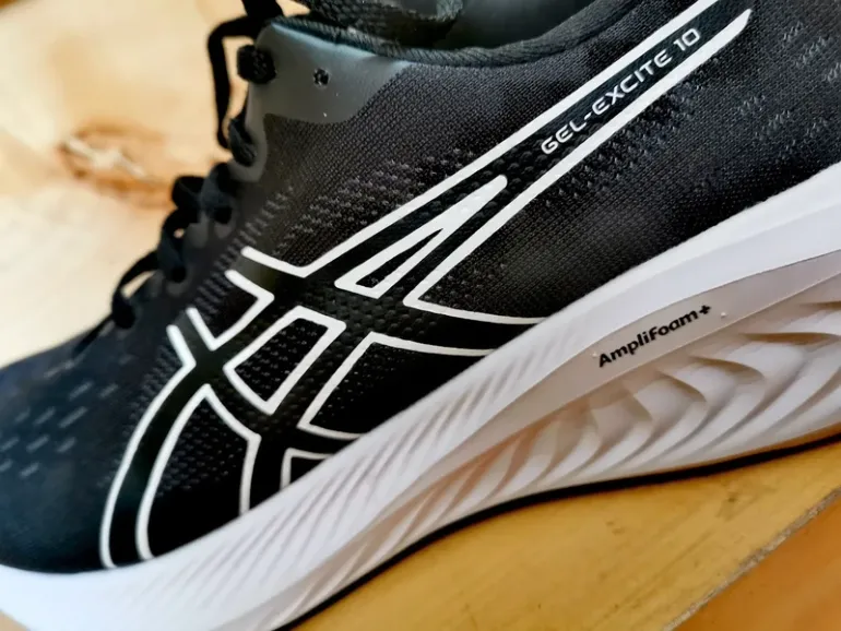 Used Asics Gel-Excite 10 bike — image 6 of 9