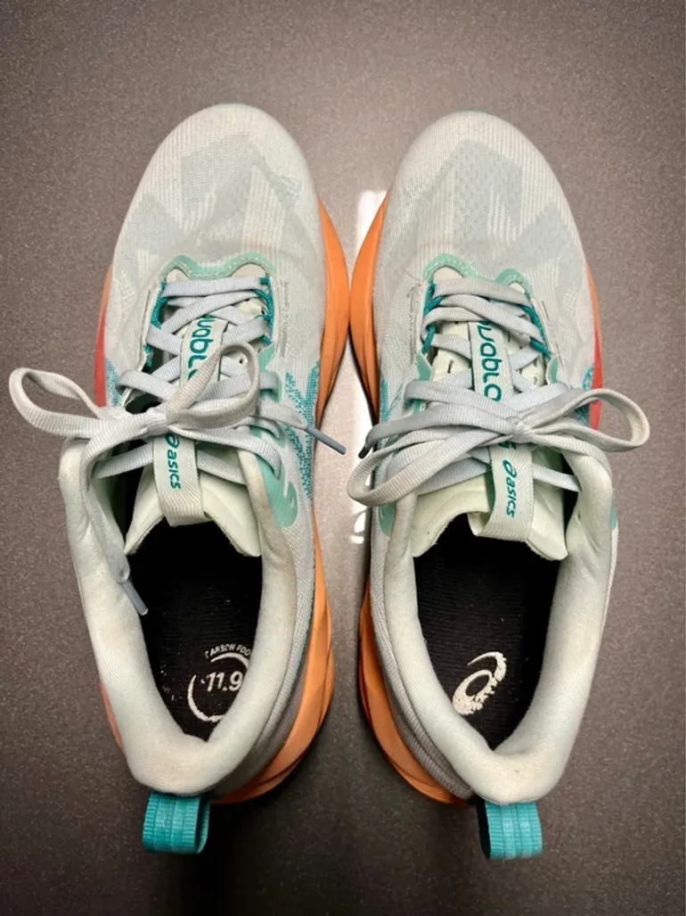 Gebrauchtes Asics Novablast 5 bike — Bild 2 von 4