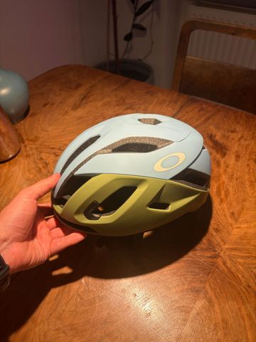Oakley ARO5 Race MIPS Helmet Cycling Accessories usato
