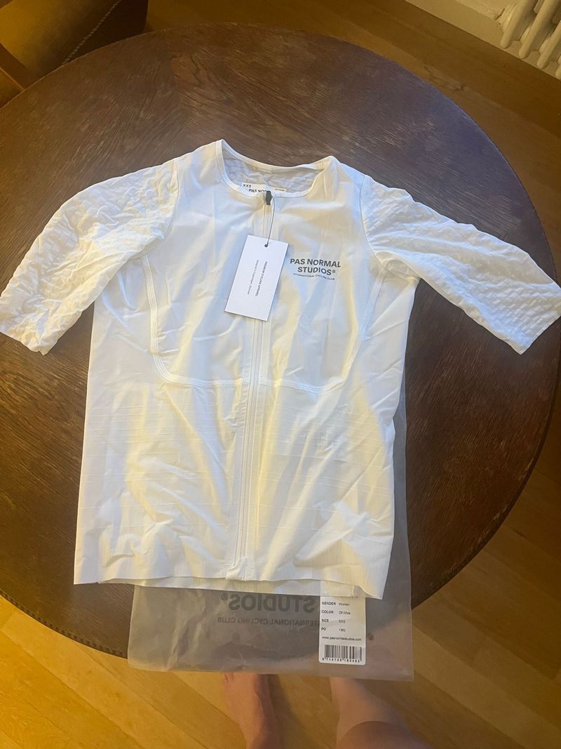 Käytetty Pas Normal Studios Mechanism Pro Jersey 2025 Cycling Clothing