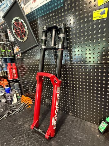 Brugt RockShox Boxxer Ultimate 2025 bike — billede 2 af 7