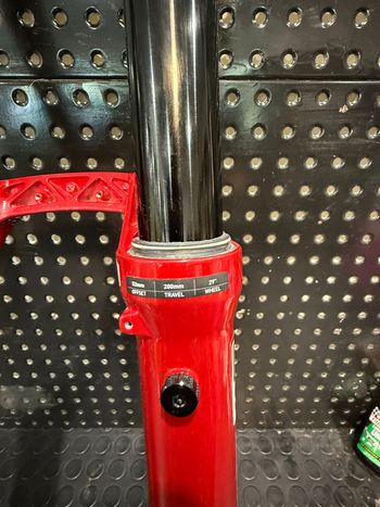 Brugt RockShox Boxxer Ultimate 2025 bike — billede 5 af 7