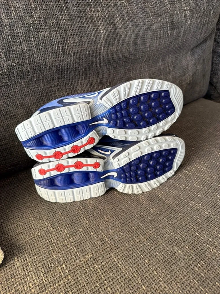 Used Nike Air Max DN bike — image 5 of 6