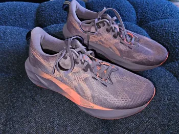 Asics Novablast 5 Running Shoes d'occasion