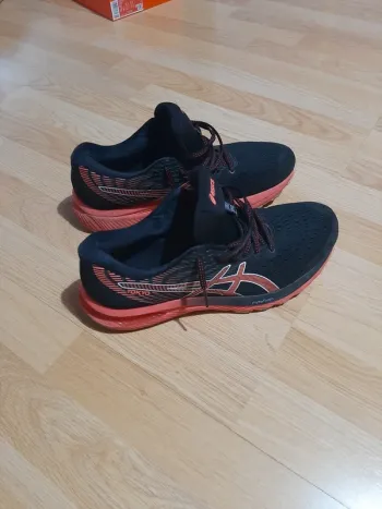 Used Asics Gel-Cumulus 22 Tokio Running Shoes