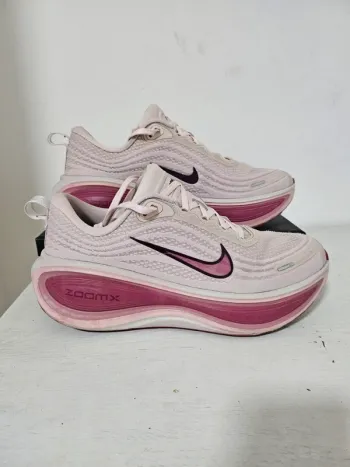 Nike Vomero Plus Running Shoes d'occasion