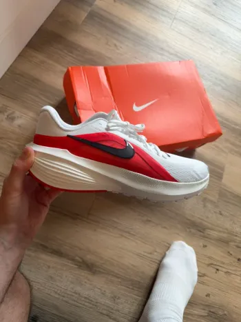 Tweedehands Lightweight Nike Running Shoes bike — afbeelding 6 van 6