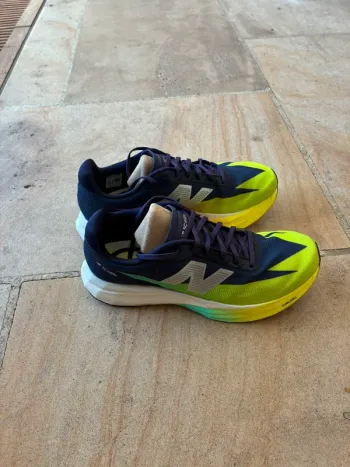 New Balance SC Elite v5 Running Shoes d'occasion