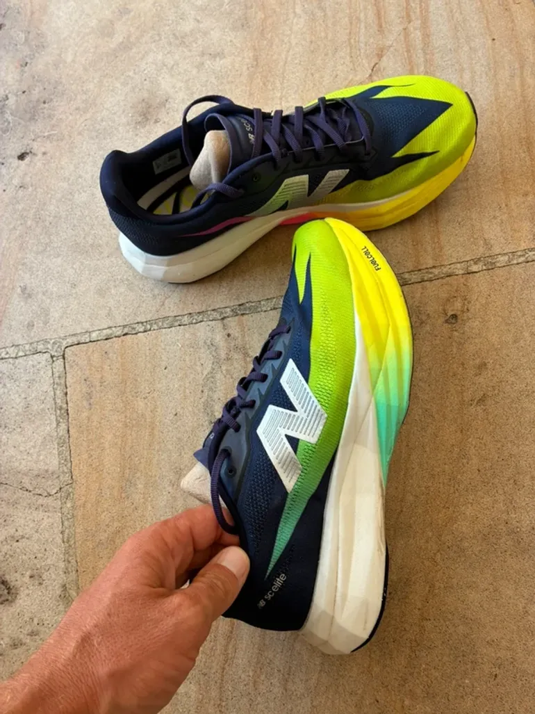 New Balance SC Elite v5 bike d'occasion — image 2 sur 4