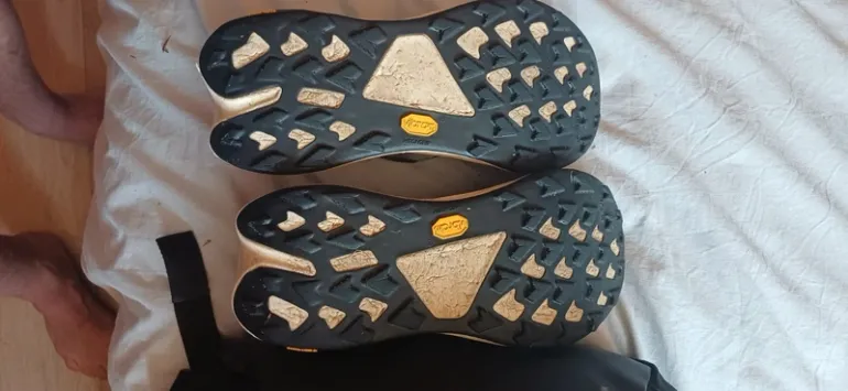 Hoka Tecton X3 bike d'occasion — image 5 sur 5