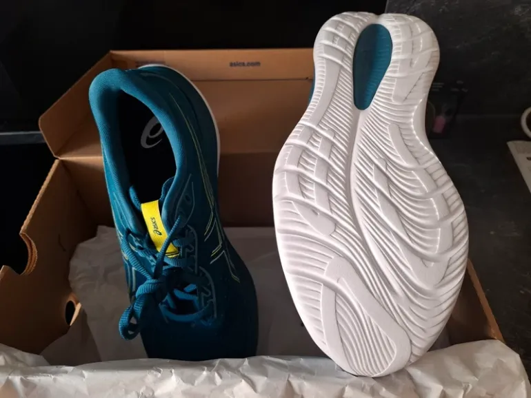 Used Asics Gel-Cumulus 26 bike — image 2 of 3