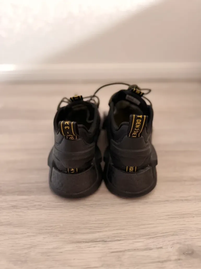 Adidas NMD_V3 GTX bike usato — immagine 5 di 5