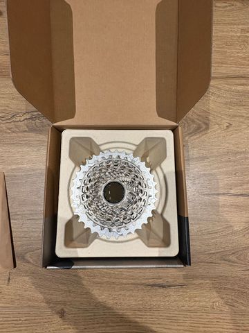 Tweedehands Sram Red E1 10-33 12 vitesses 2026 bike — afbeelding 2 van 2