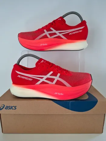 Asics MetaSpeed Sky + bike d'occasion — image 2 sur 14