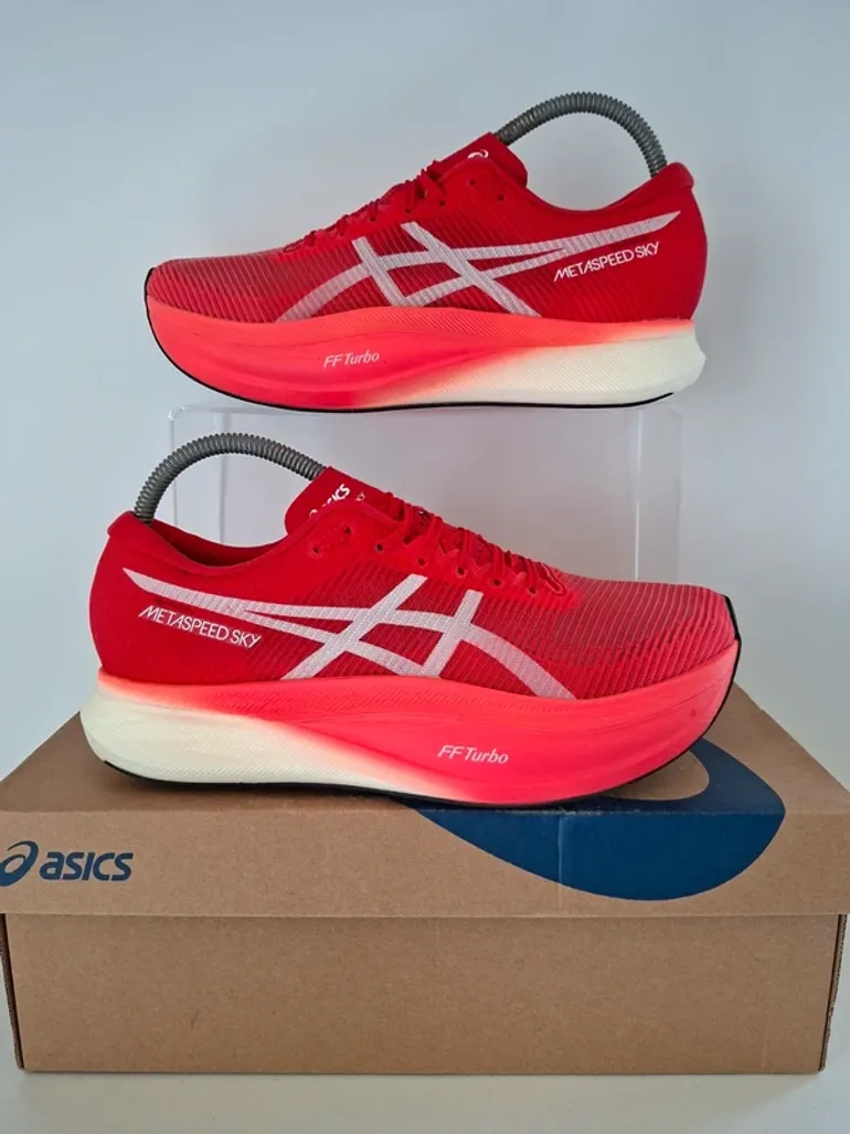 Asics MetaSpeed Sky + bike d'occasion — image 2 sur 14