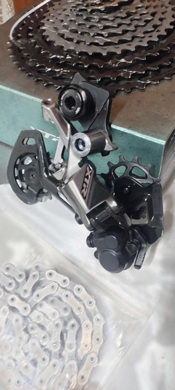 Used Shimano XTR M9100 Groupset 2022 bike — image 5 of 9