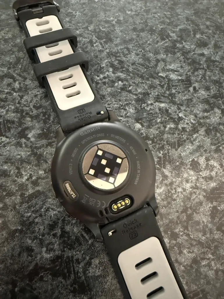 Used Garmin Venu 3 bike — image 5 of 7