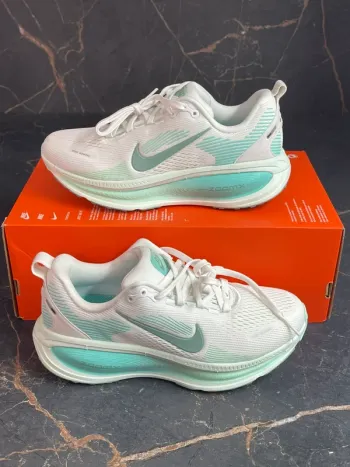 Gebrauchtes Nike Vomero Plus Running Shoes