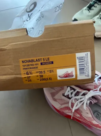 Brugt Asics Novablast bike — billede 8 af 8