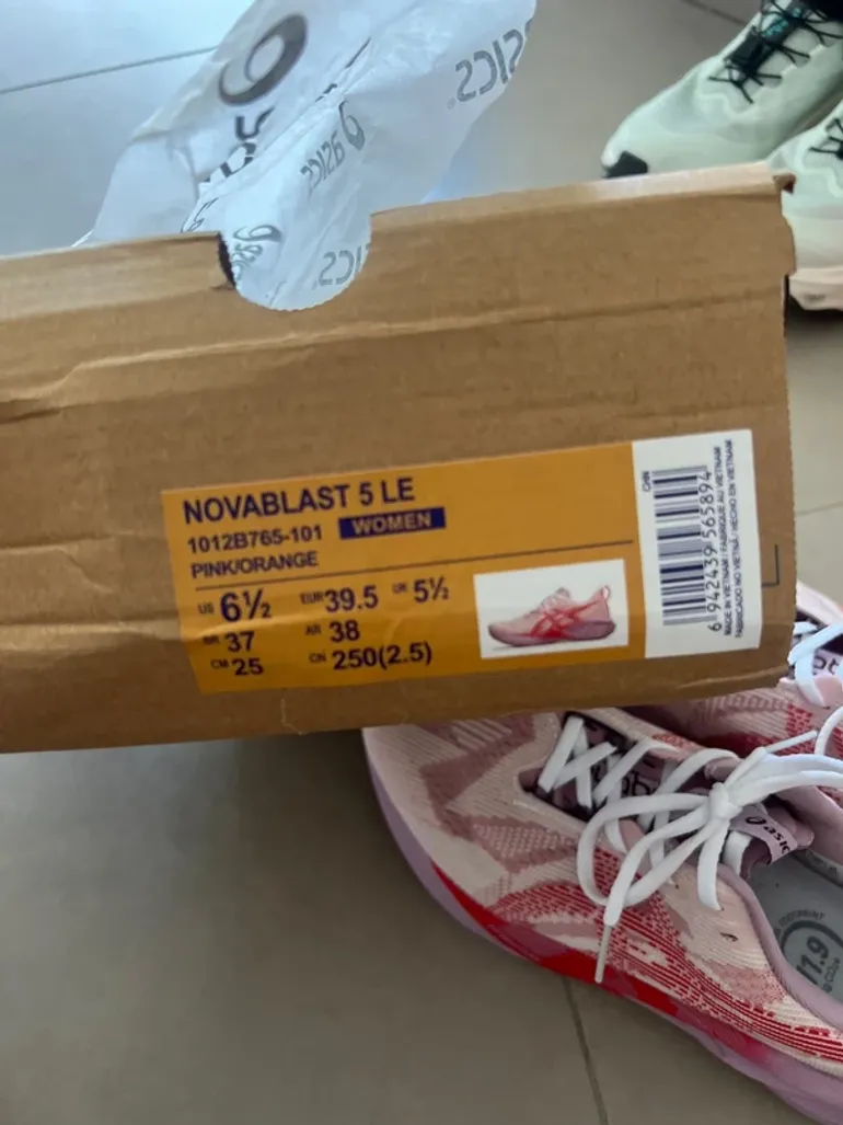 Brugt Asics Novablast bike — billede 8 af 8