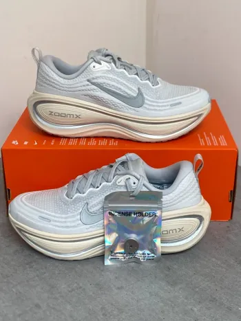 Used Nike Vomero Running Shoes