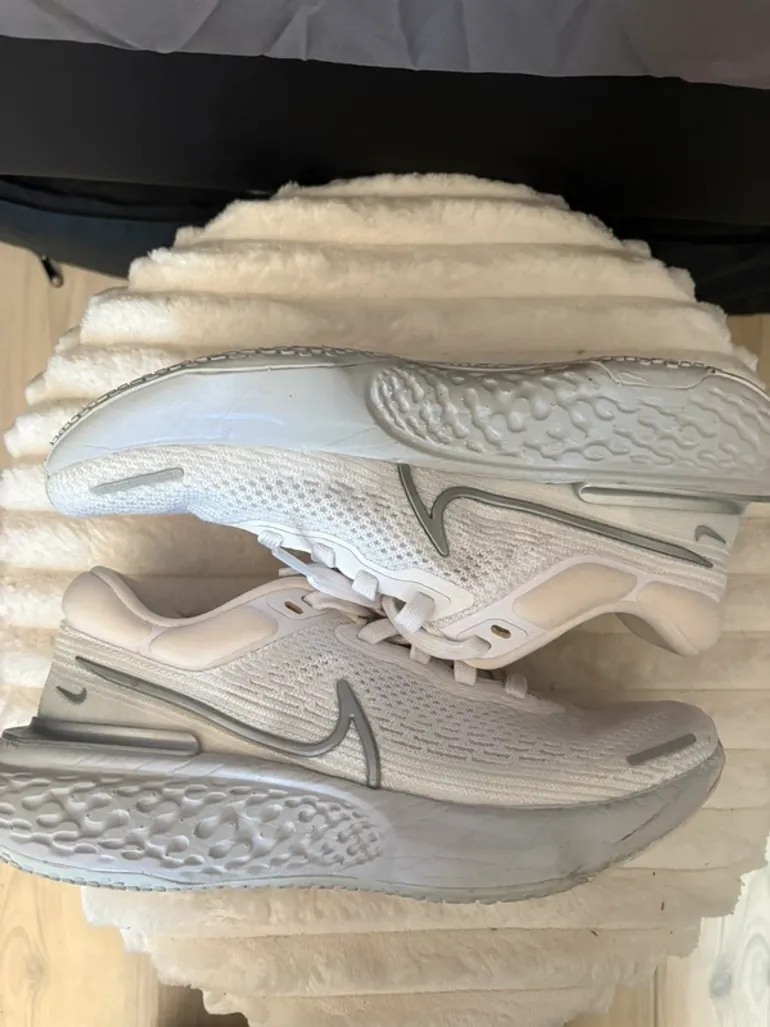 Używany Nike ZoomX Invincible bike — zdjęcie 3 z 5