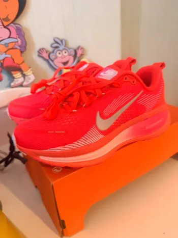 Gebrauchtes Nike Vomero 18 Running Shoes