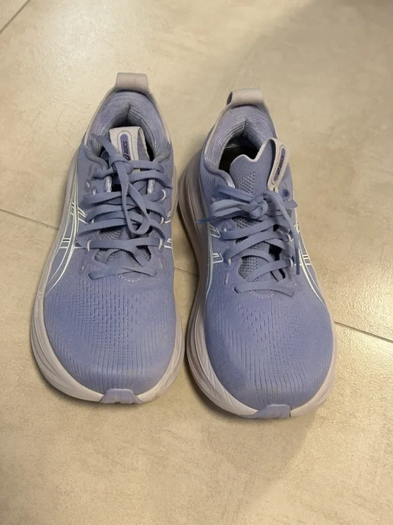 Used Asics Gel Nimbus 28 bike — image 3 of 7
