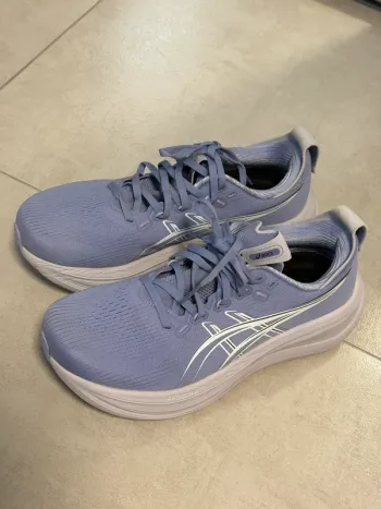 Used Asics Gel Nimbus 28 Running Shoes